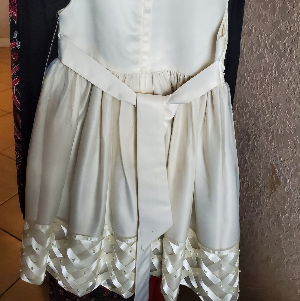 Dress - Picture 4 of 4